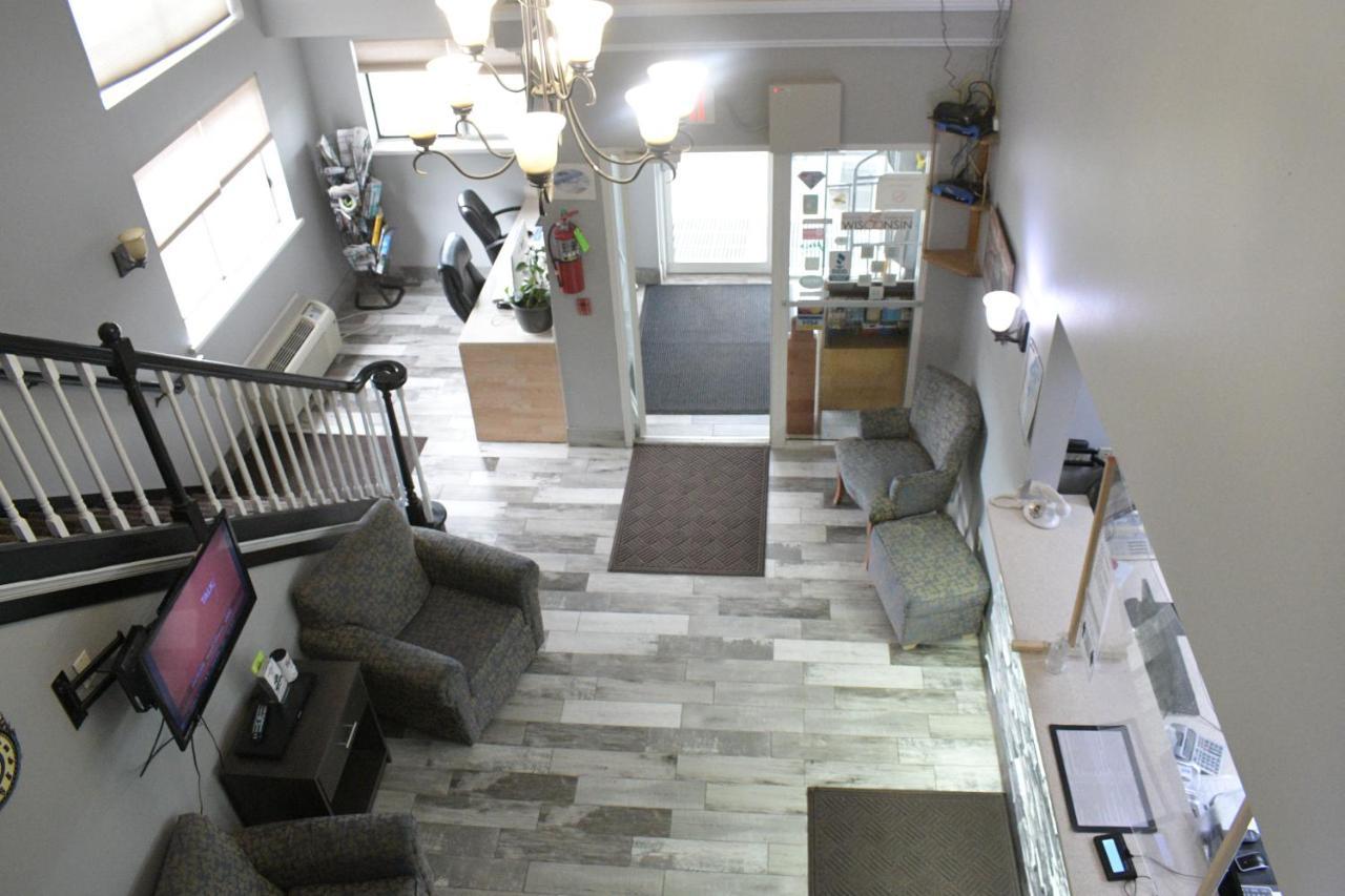 Adams Inn And Suites Екстериор снимка
