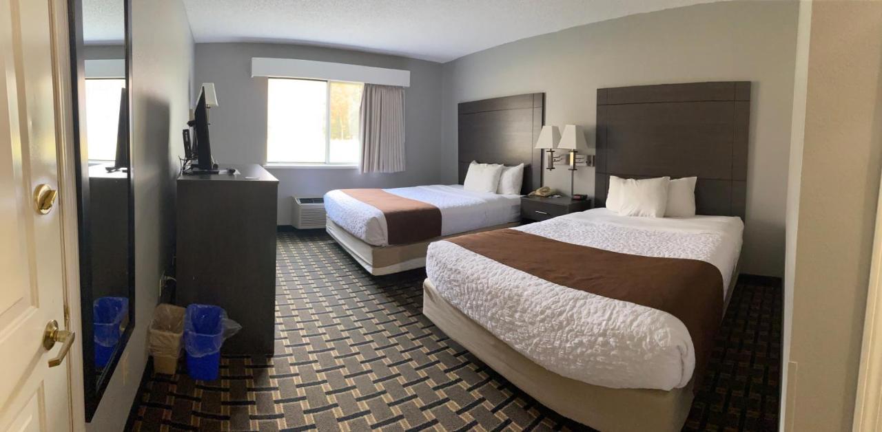 Adams Inn And Suites Екстериор снимка